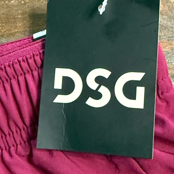 Dicks Sporting Goods Men’s 5” Stride Run Shorts Raspberry Sherbet  Size M  NWT - Picture 3 of 6